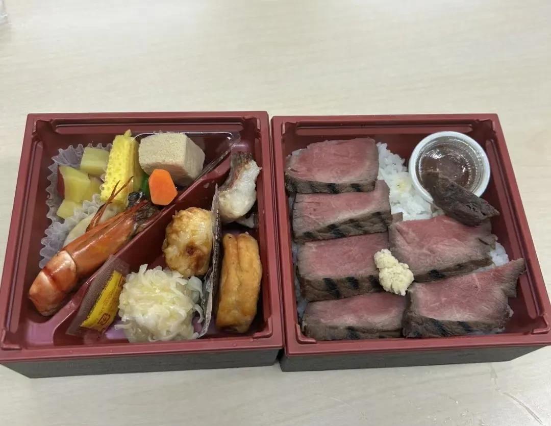 崩溃了！回到家看到老公买的牛排和海鲜，我再也忍不住了，我决定把失业的事情告诉他。