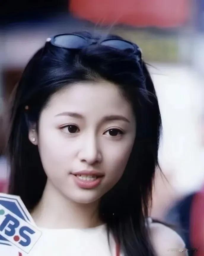 林心如一个人都足以担大旗了，因为她这种美丽也非常耀眼，根本不需要什么女团这种没有