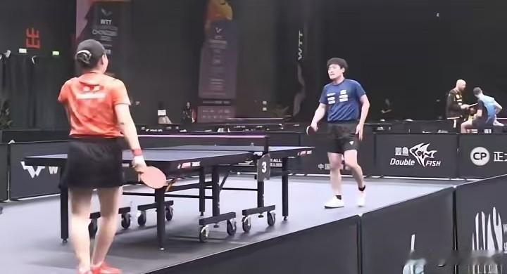 实锤了，张本美和涨球原因曝光，不是因为天赋有多高，而是因为她的陪练太厉害，
