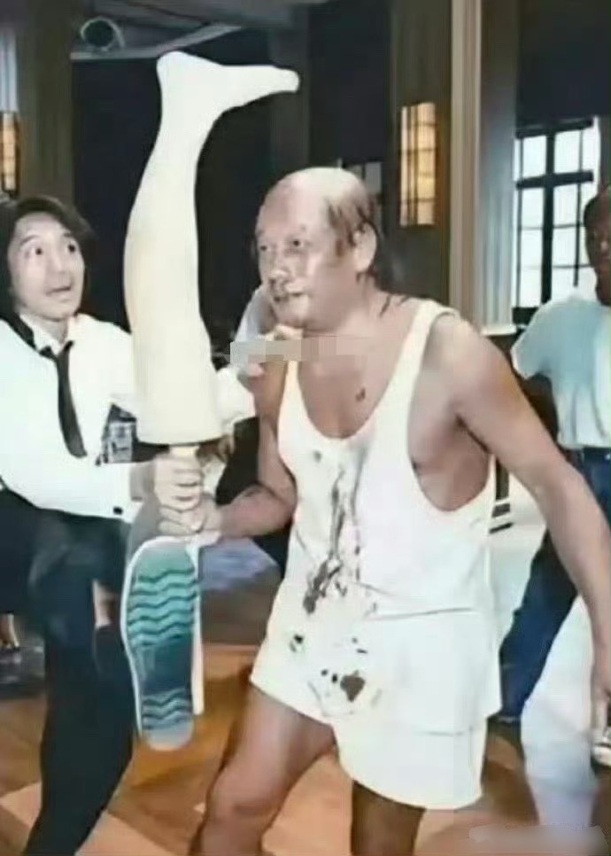 原来踢脚过头是这么拍摄的，看了十几年电视剧白瞎了，现在才知道