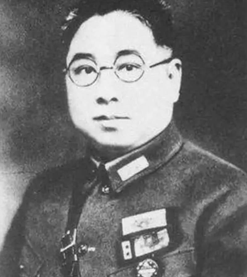 张辉瓒罪大恶极与人民为敌，蒋介石也救不了他。1931年2月2日，赣江漂下来一
