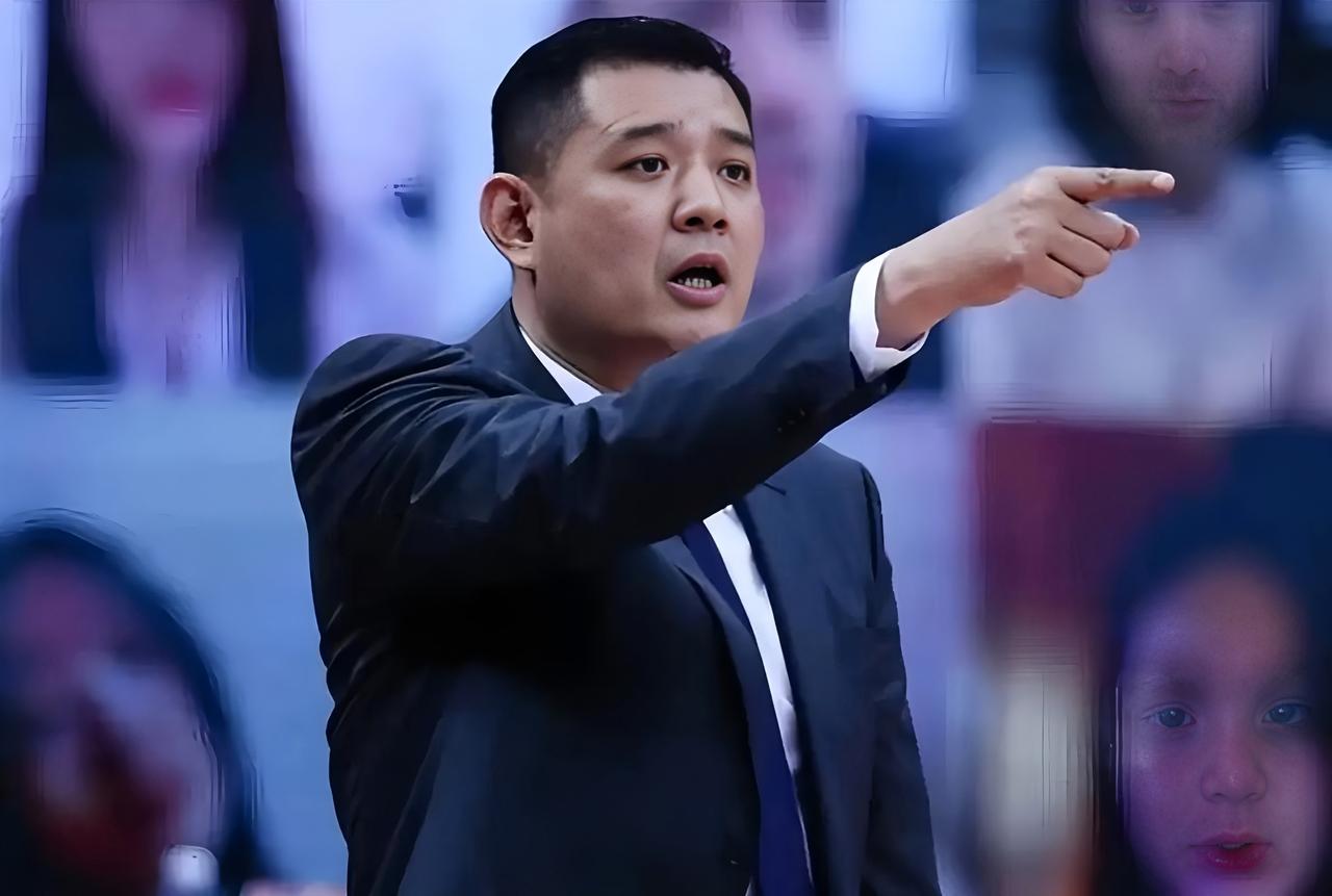 当年指着蒋兴权鼻子骂＂你算老几＂的人，如今带队拿了全运亚军2026年全运会篮球