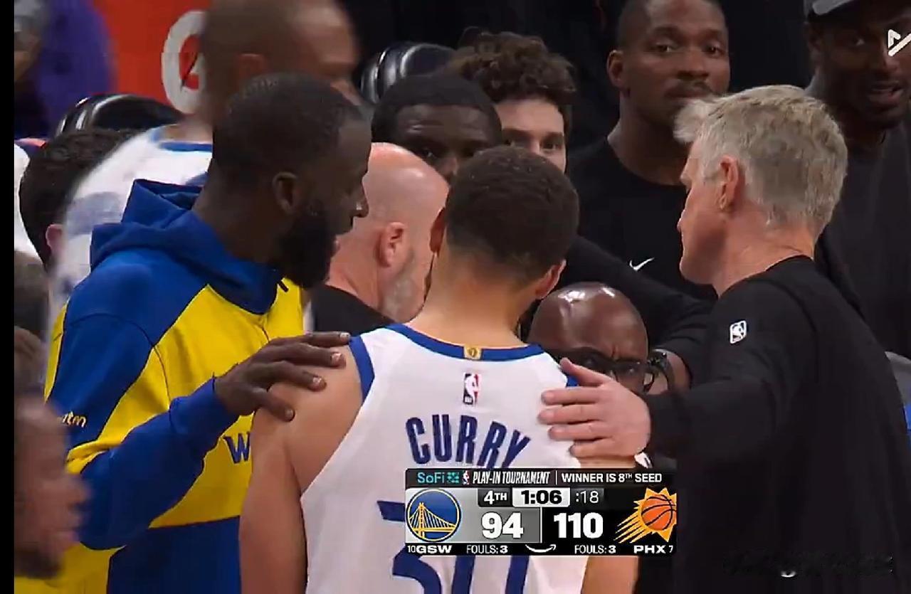 勇士队感人的一幕！今天NBA附加赛如期进行，勇士队将在客场挑战太阳队，赢者以