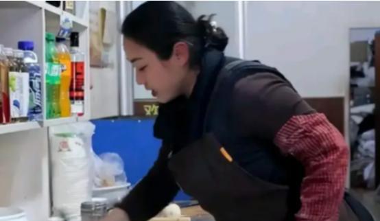 “简直无可救药，这辈子和你弟过去吧！”安徽女子潘女士离婚时，丈夫摔门而去的声音