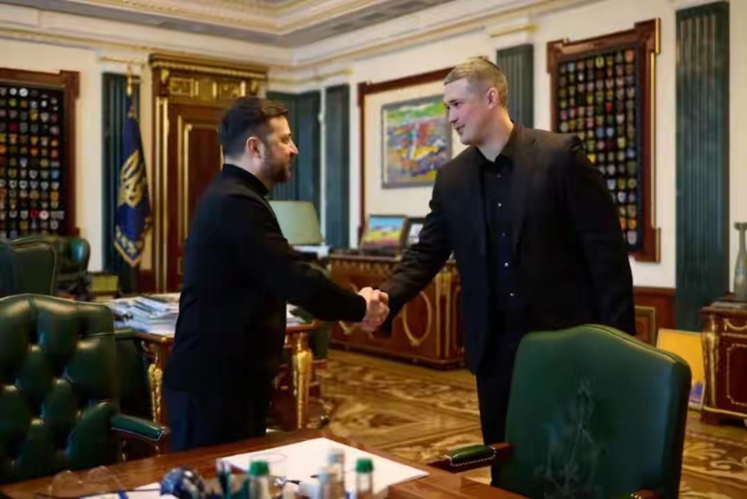 泽连斯基一伙做了政客，人性都丧失了？俄乌战场消息，泽连斯基一伙还在口出妄言，