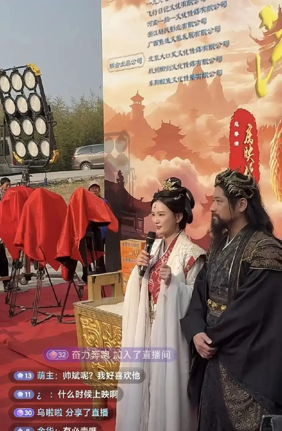 别信情怀牌，信这张牌。原班人马重聚，真正的筹码不是陈浩民和胭脂，而是镜头后面