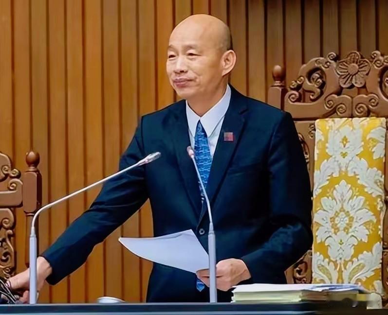 太燃了！高雄曾经是绿营稳固的票仓，这次年底高雄市长选战，柯志恩带着蓝营的期待全力