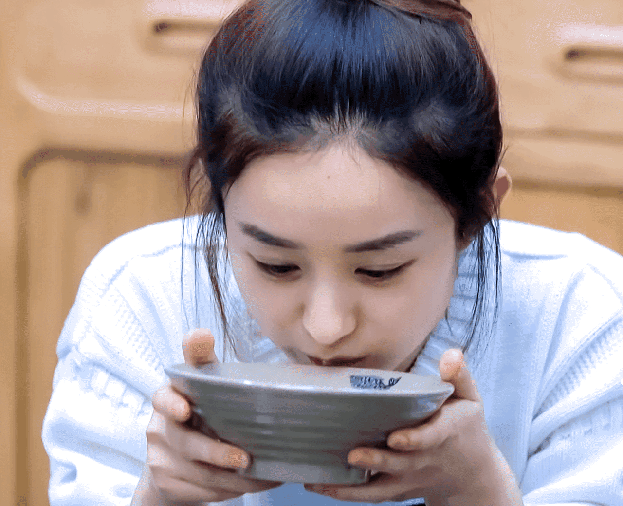 当然是啦！一直很喜欢赵丽颖，从角色到人品都让人很欣赏，认真、踏实、一路靠自己，真