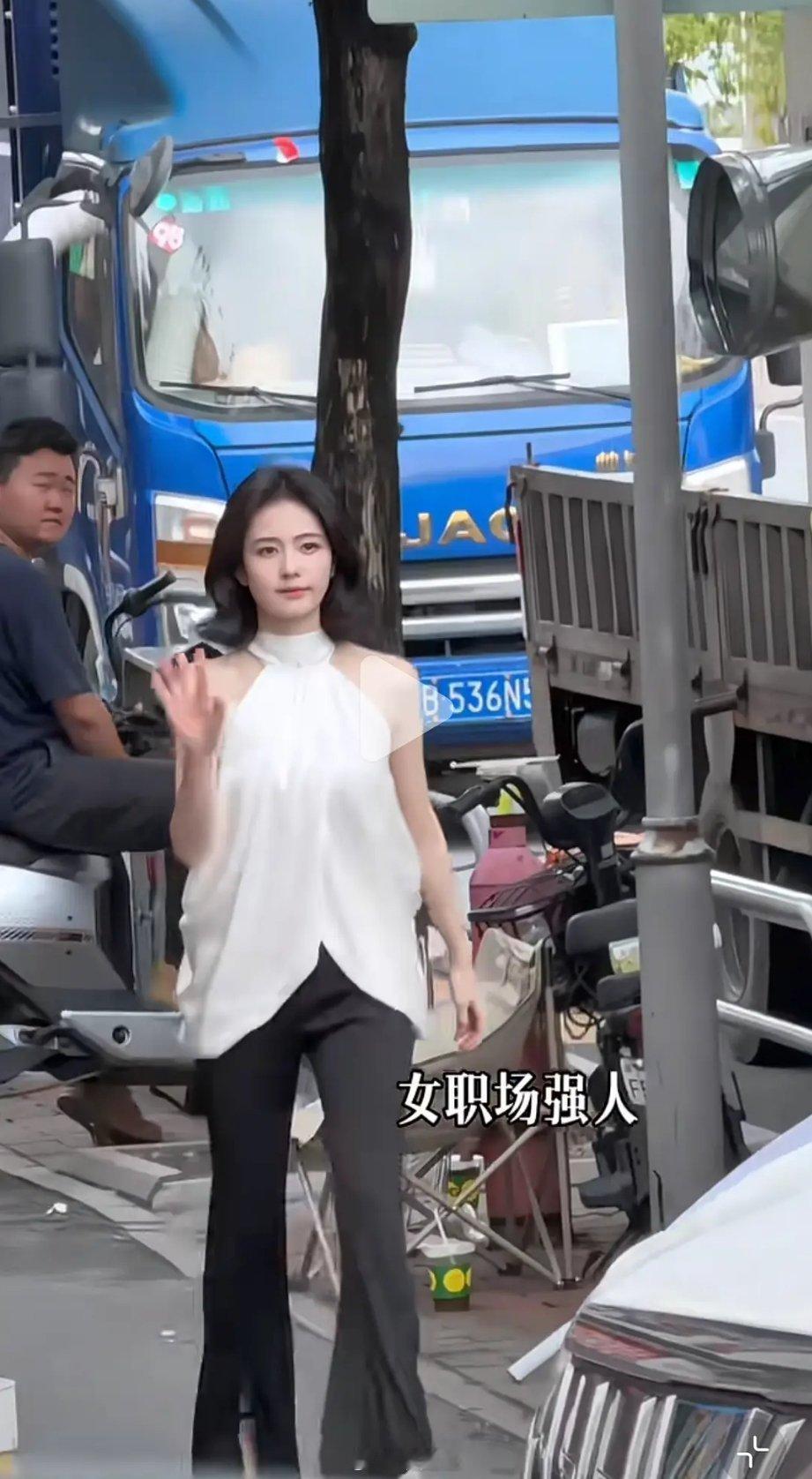 白鹿这个发型也太像孟子义三线谜回里的发型了