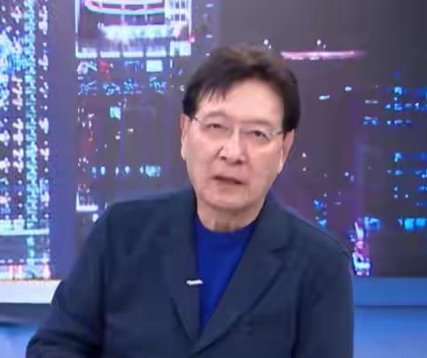 太阳打西边出来了，赵少康今天终于说了一句让人竖起大拇指的话！赵少康在节目上，为