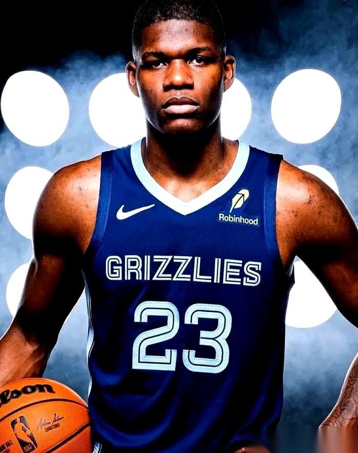 我真的要被灰熊这波操作给秀晕了。一个11号秀,上来三场比赛,替补22分钟,哐哐