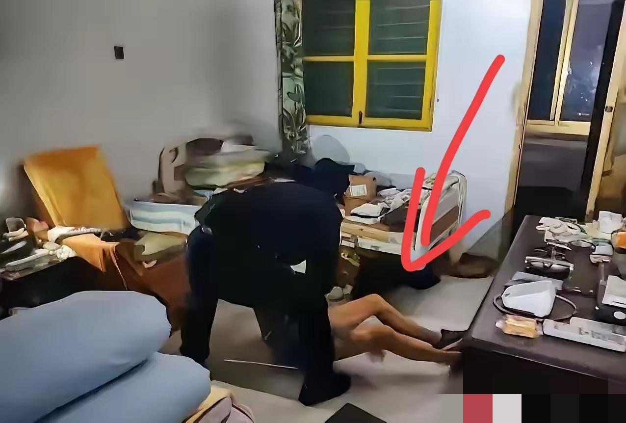 凌晨3点跨国求救！88岁老人家中摔倒，民警极速救援，5月5日凌晨3点，远在