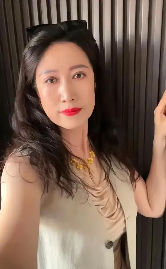 你信不信人在落难的时候看到的都是真实的不摔一跤不知道谁会扶你不借一次钱
