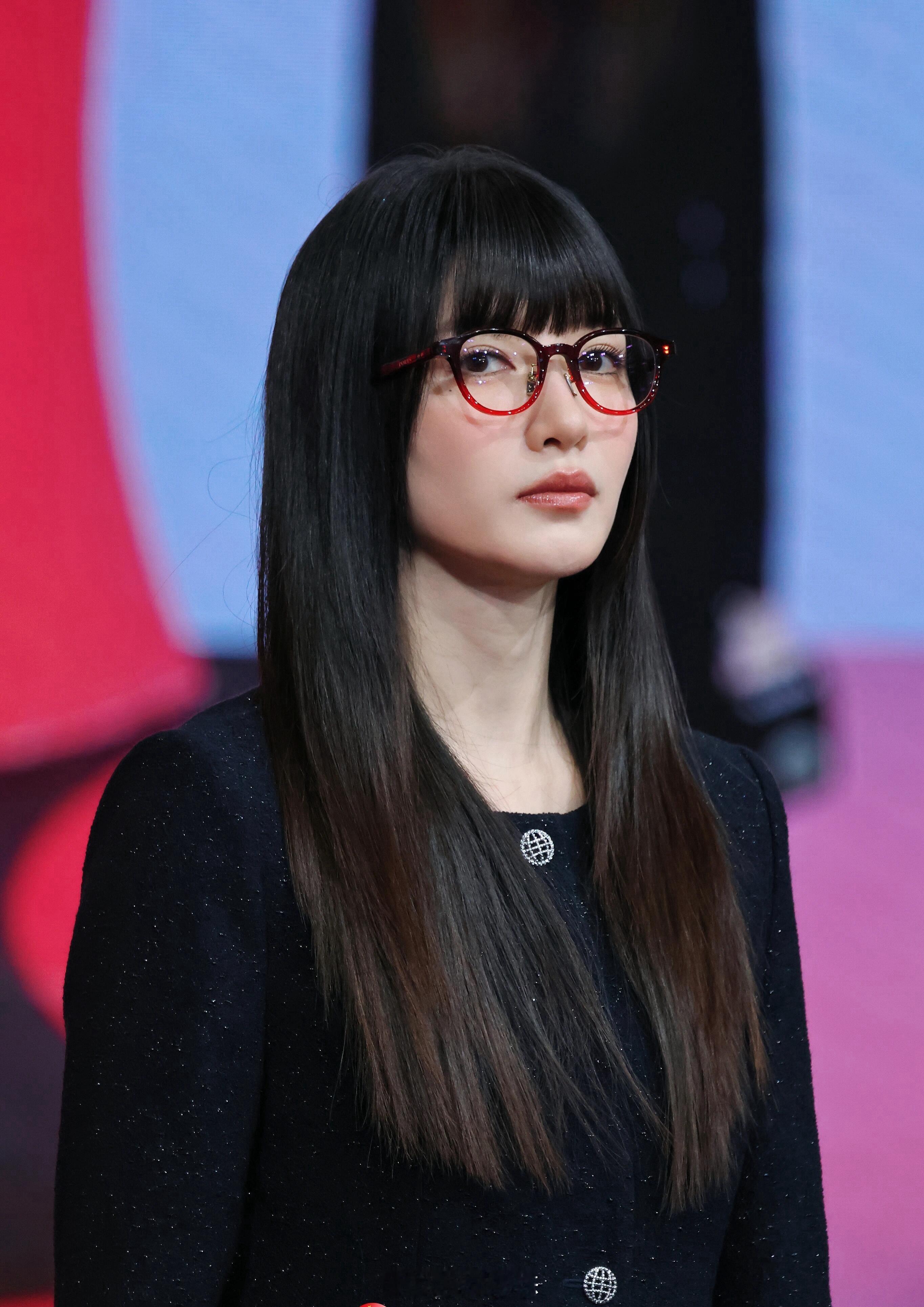 今天拍的江疏影在宝姿站台