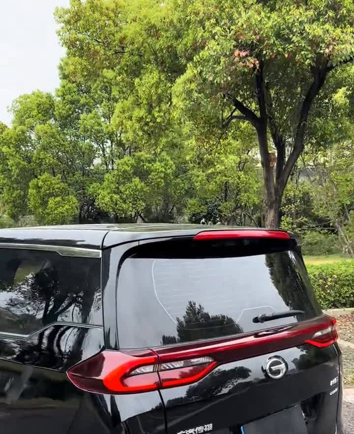 传祺7座MPV，6万多自动档。6万多块，传祺的M6Polo，1.5T自动挡