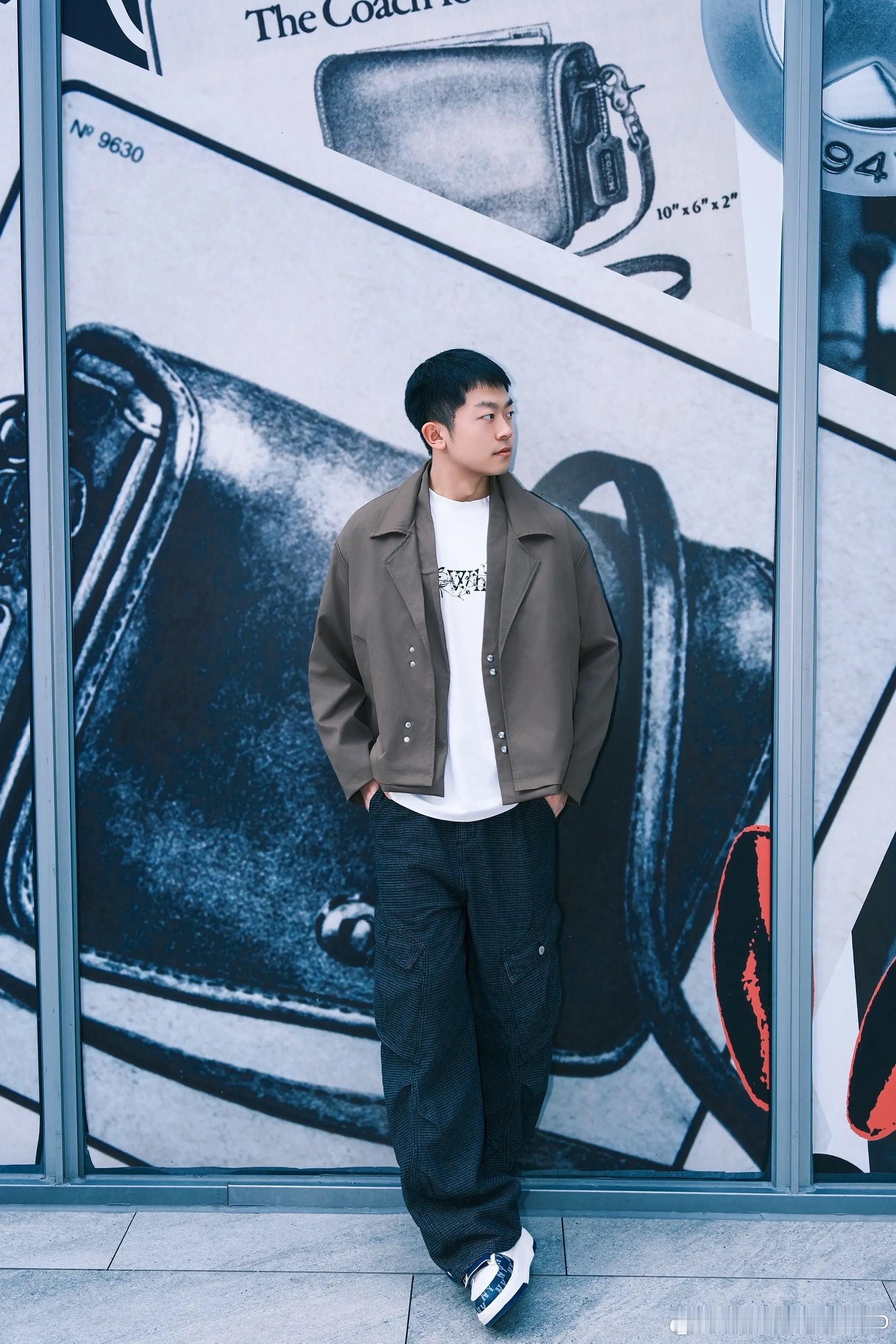 袁励岑：一半山色一半灯火不虚此行😜