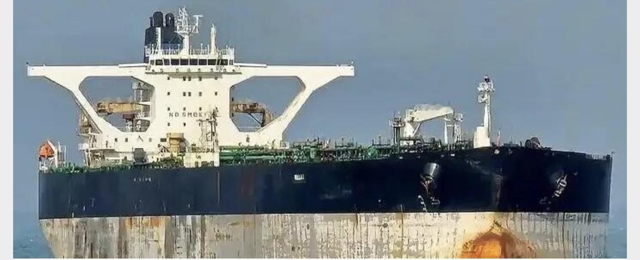 【美方军事已扣押俄潜艇护航的油轮】美国全国广播公司当地时间1月7日报道，美方已