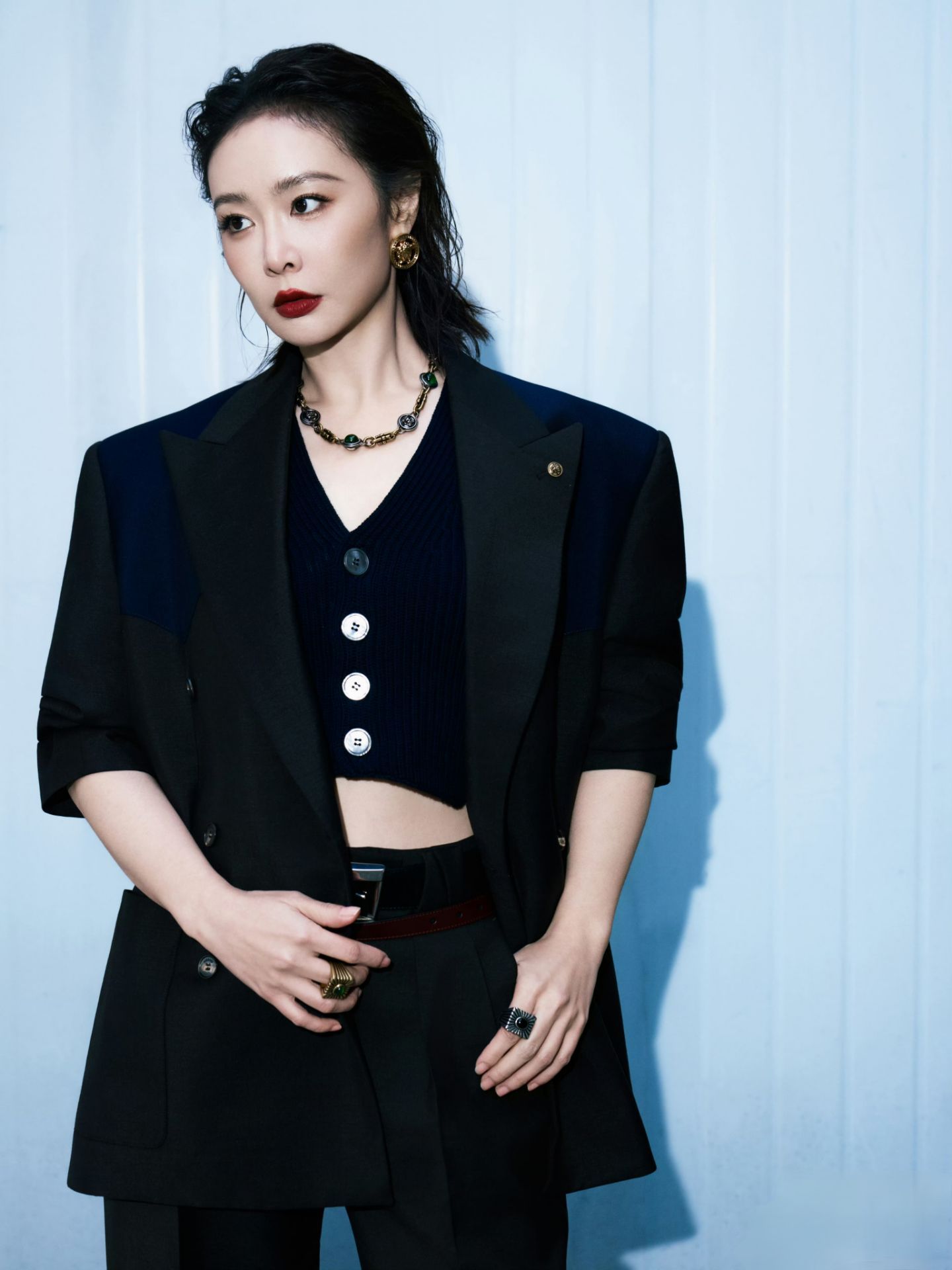 高叶爆料徐志胜不回微信周五晚高疯高叶当场控诉他不回微信，他倒好，嘴毒到让人想打