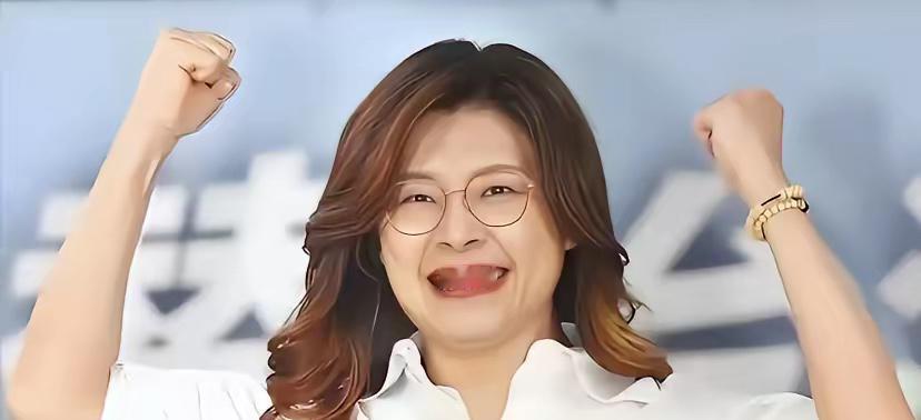 郑丽文出手时间巧妙，725上凯道是一箭双雕，尹乃菁回应来了，"姐妹花"重归于好？