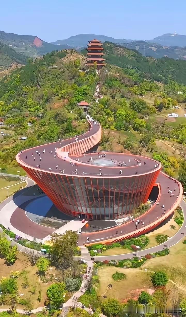 现在的景区真是越来越高大上了，用一张图晒晒你家乡的风景。