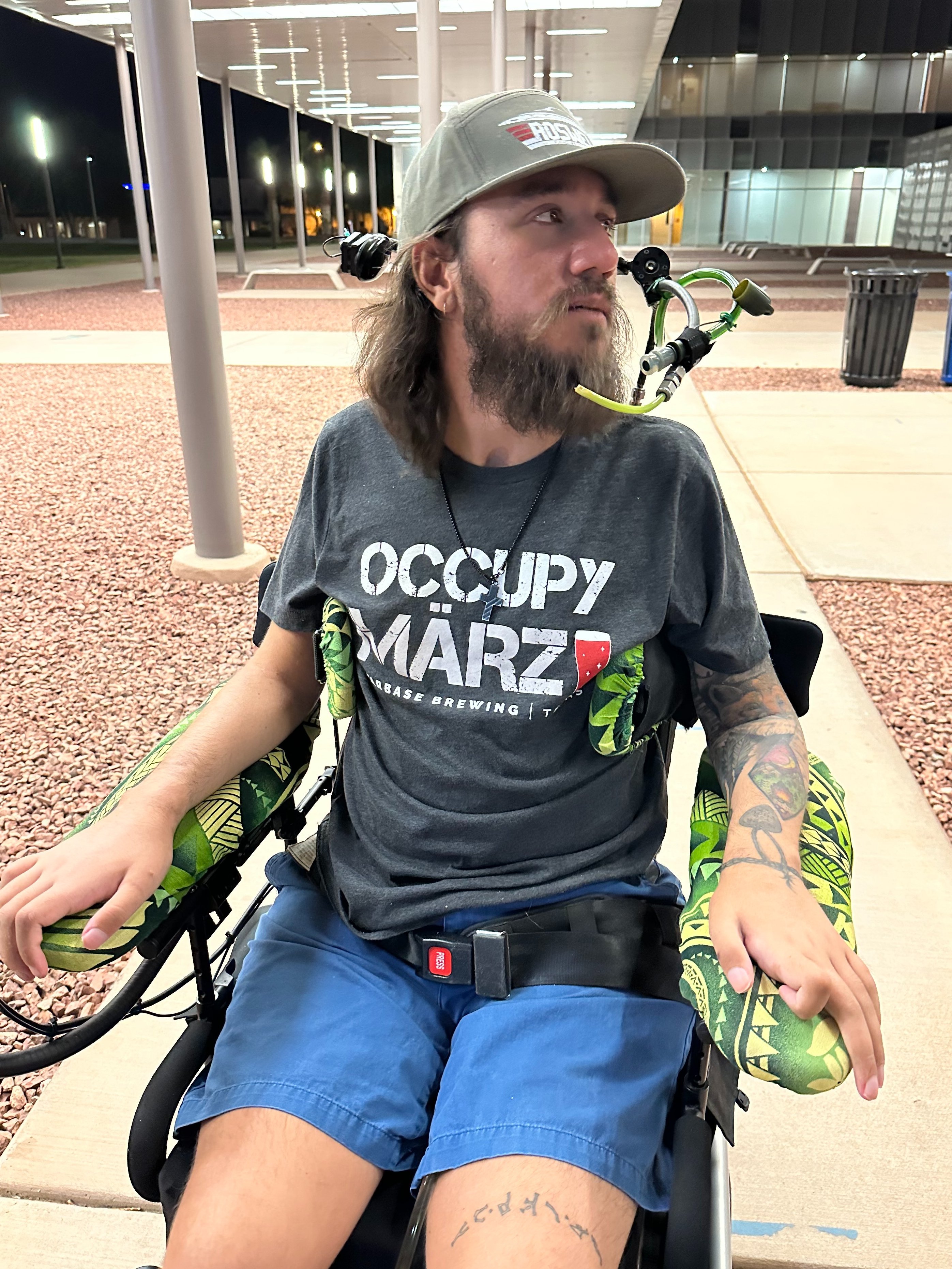 11月1日，马斯克：Noland可能是第一个接受Neuralink升级和/或双N