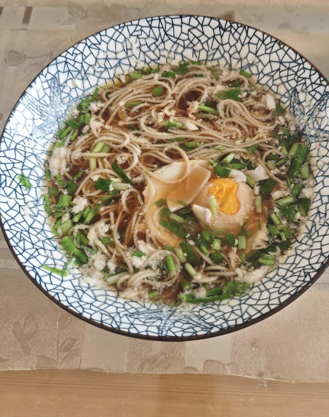 早餐就喜欢吃这碗葱花面一碗葱花面，方便快捷，营养美味，用料简单，是本
