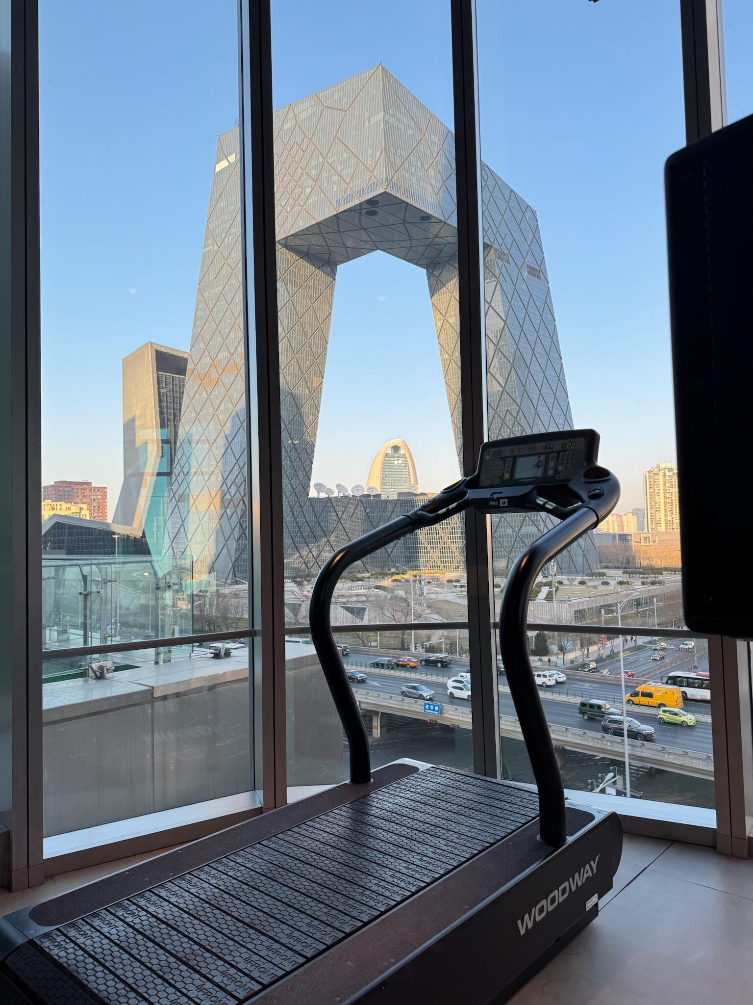 健身Day～太喜欢这个健身房了🏃7天24小时营业，有氧无氧设备齐全🧘还有团课