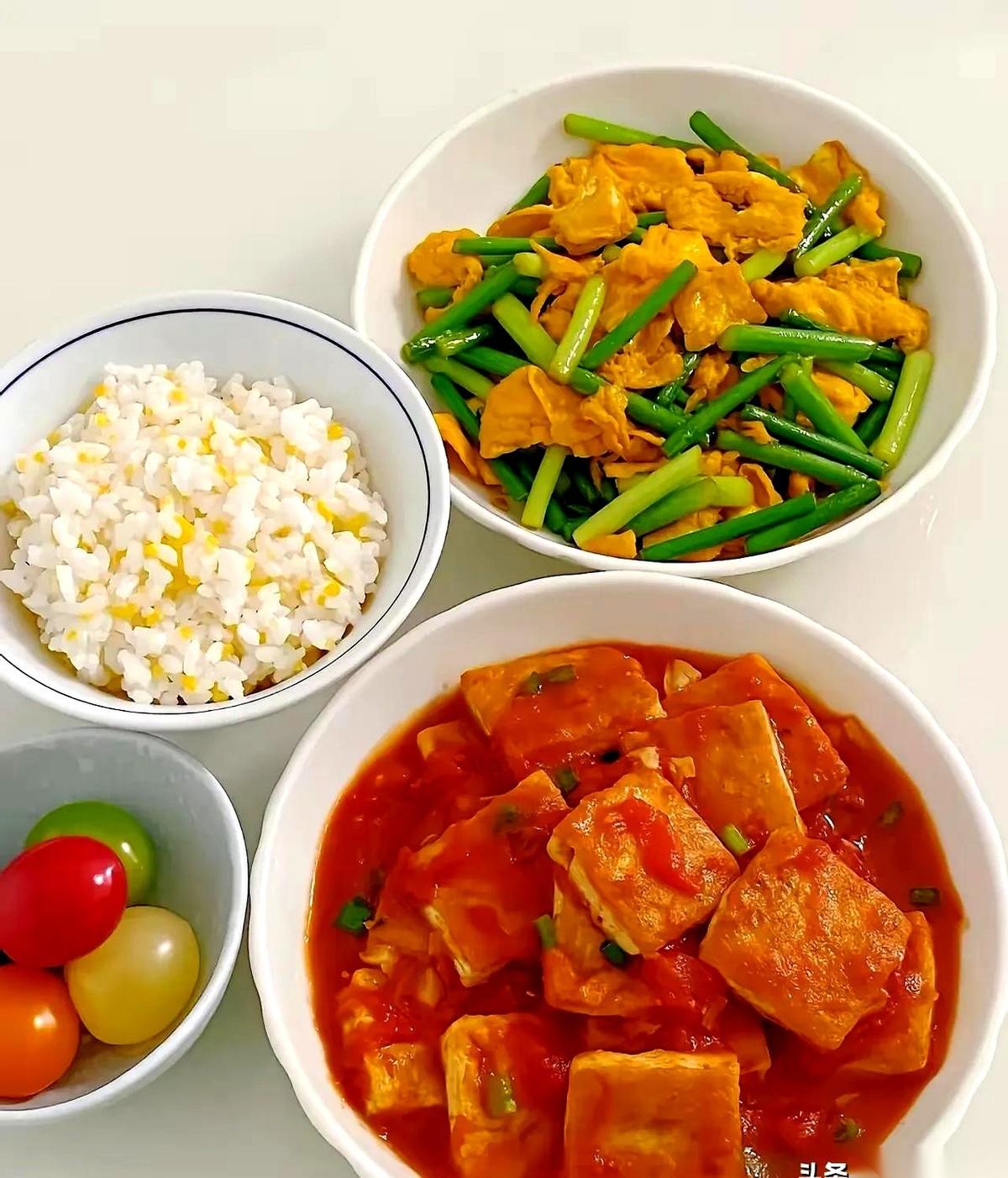 人老了，手里没攥着“八千万”，后半辈子睡不踏实。这不是存款，是八条命根子。少一