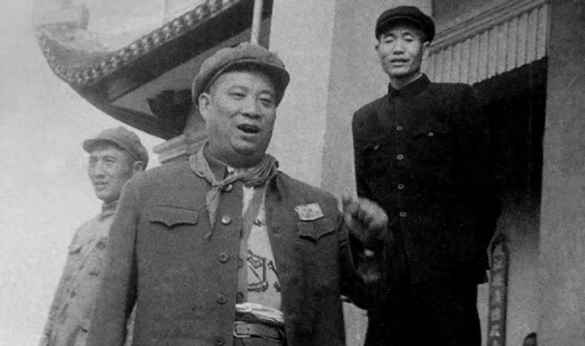 1959年陈毅途经成都，贺炳炎专程来看望，结果却被陈毅严厉指责：你犯错了，该罚你