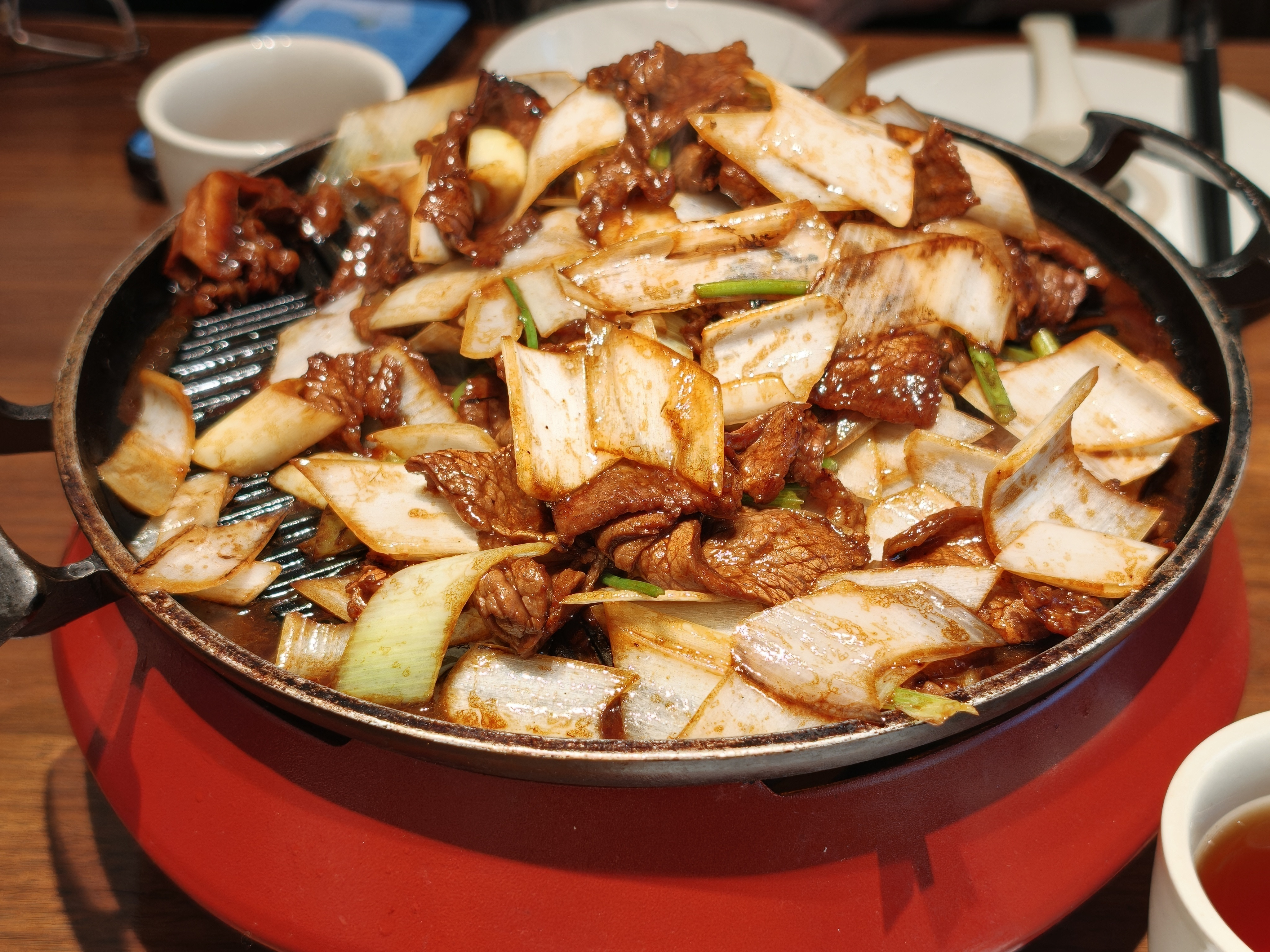 唐山这美食不错，皮皮虾锅贴，海肠捞饭都很不错！