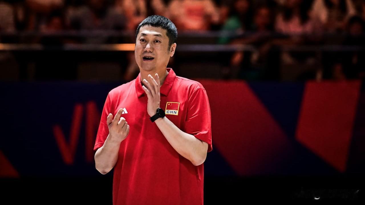 赵勇的执教能力可能不及蔡斌，但赵勇的魄力却是蔡斌望尘莫及的。比如，赵勇上任便