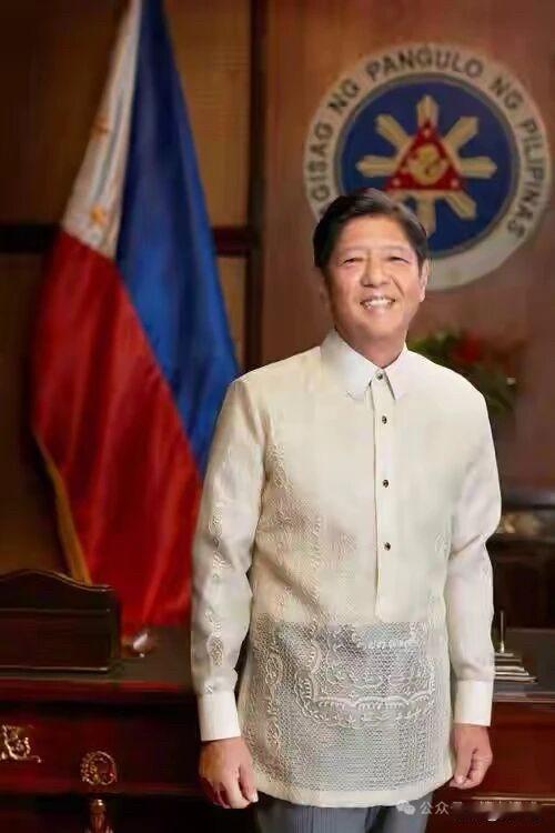 联合早报今天报道：中国官媒《人民日报》发文批评并质问菲律宾：“侵犯邻国利益时毫无