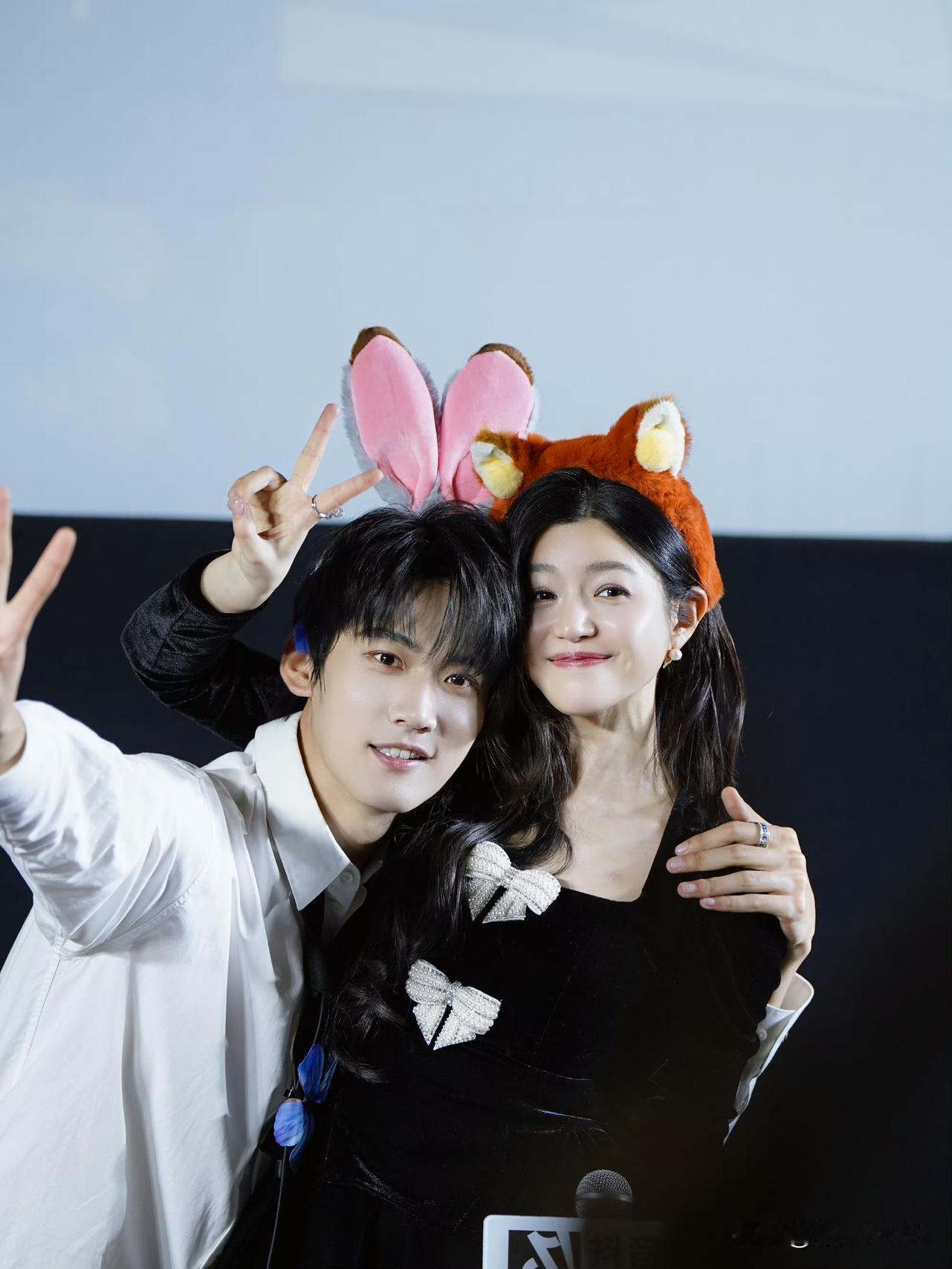 12月8日，周柯宇陈妍希真的没因戏生情么？多少人，他俩的剧没看，cp先磕上了？