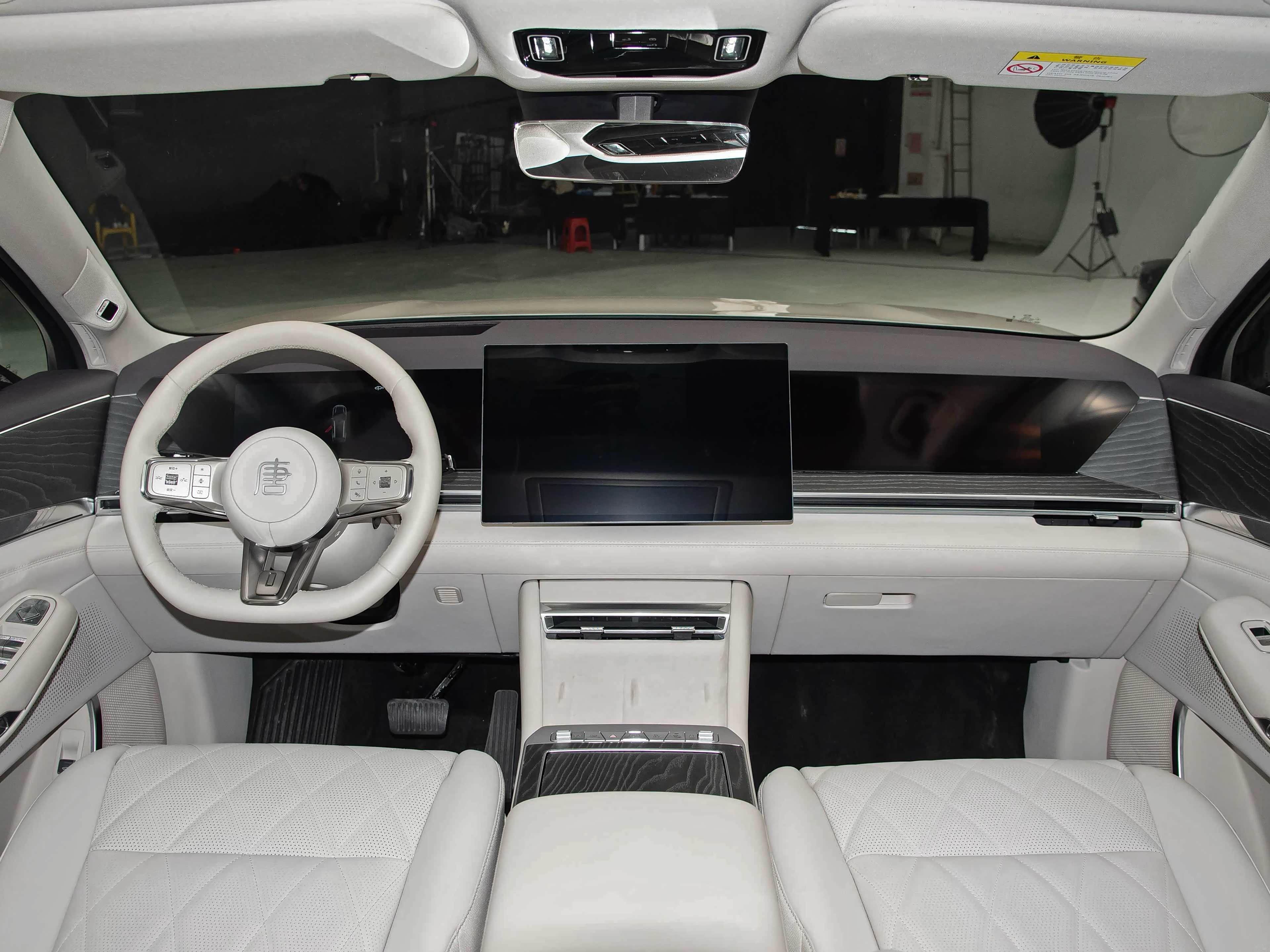 比亚迪大唐全新大唐车长5.26米尺寸就是瞄着L9M9造的可选两驱四驱小电池1