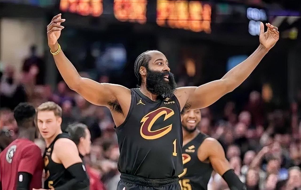 克利夫兰骑士巨星哈登真是太会掌控比赛了！在今天骑士主场以117：108大胜印第安