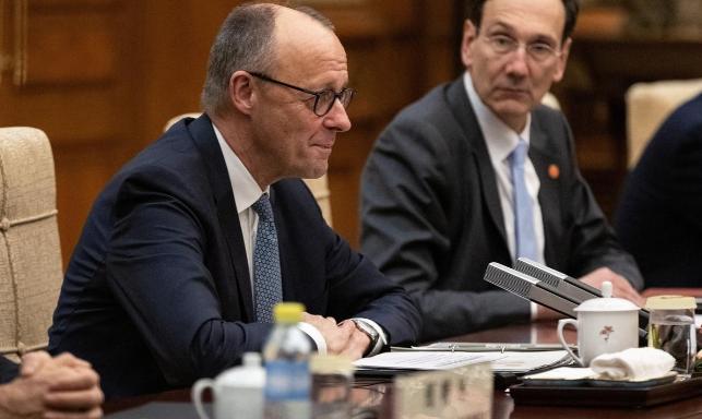 2月25日，默茨访华的第一天，就获得一笔“超级订单”，120架空客飞机，让默茨合