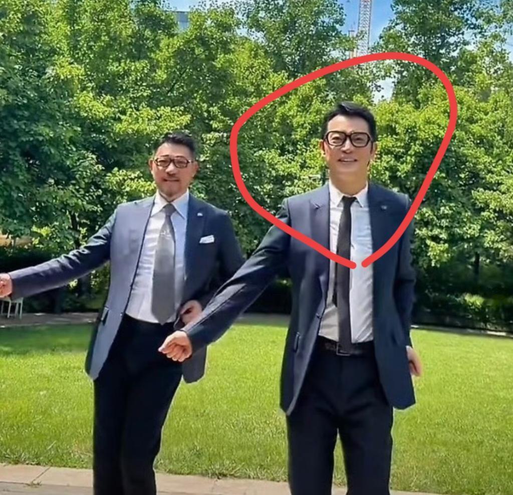 沙溢瘦到脱相，圆脸大叔变棱角型男军艺校草回来了今天刷到沙溢跳舞视频，