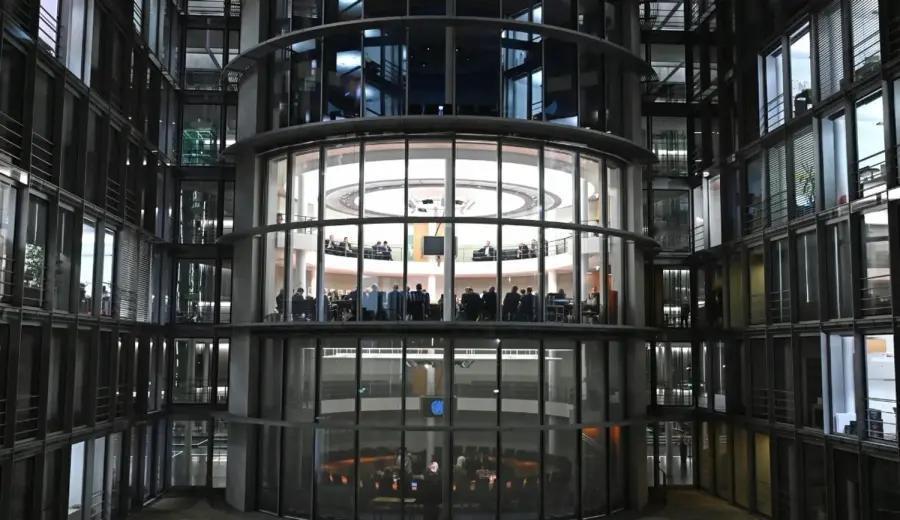 就在刚刚！德国做出了最新决定！11月14日。联邦议院预算委员会批