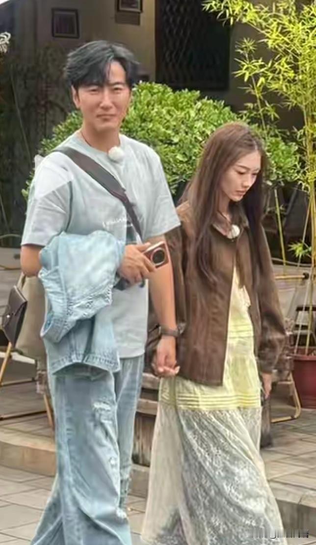 高梓淇这次带着外号叫阿玲的现任女友，录制芒果台真人秀《爱的修学旅行》第二季，也是