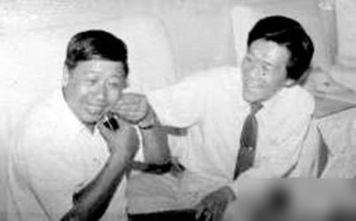 最近又有人扯马季和侯耀文的相声造诣高低。马季是真硬。侯宝林的得意弟子，新中国