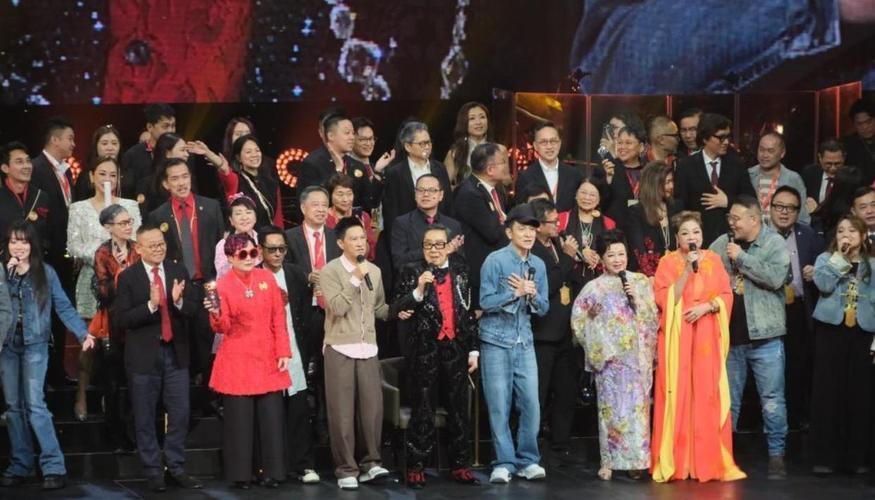 一千元的票价值一万美元演唱会还得看胡枫的呀！胡枫94岁开演唱会不值得大惊小怪