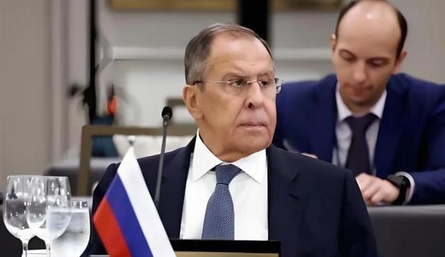 跟了自己十几年的贴身秘书，是美国间谍？仅一个眼神就发现不对劲。在谍战片里，我们见