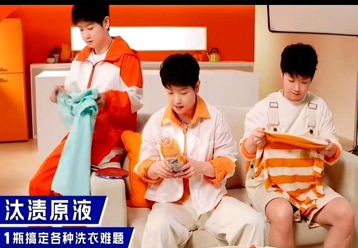 汰渍太懂我们了，竟让3个孙颖莎同框！一个是赛场上挥汗如雨的运动员莎莎，一个