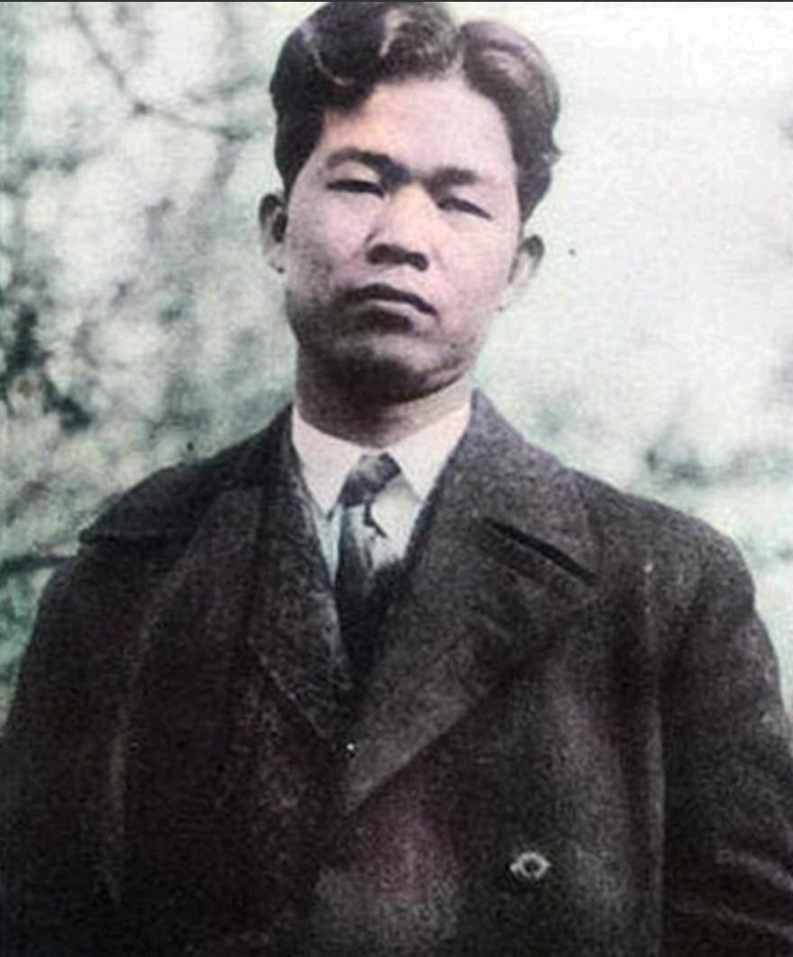 一九三一年夏天，整个中国都笼罩在紧张的气氛中。在上海，邓演达和他领导的中国国民党