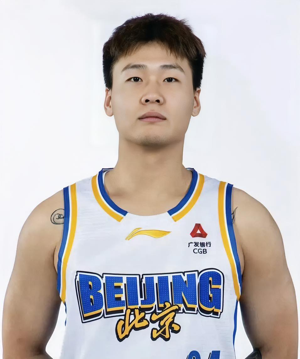 赵睿加盟北京男篮的2场CBA常规赛表现！！对阵江苏：首发上场20分钟，9投4