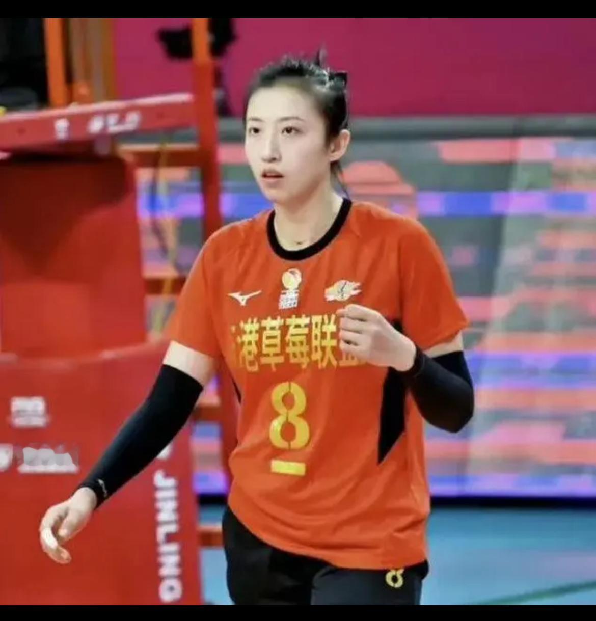 全运会女排8进4淘汰赛，4场比赛，已经结束两场。江苏女排以3:0轻取辽宁，进入