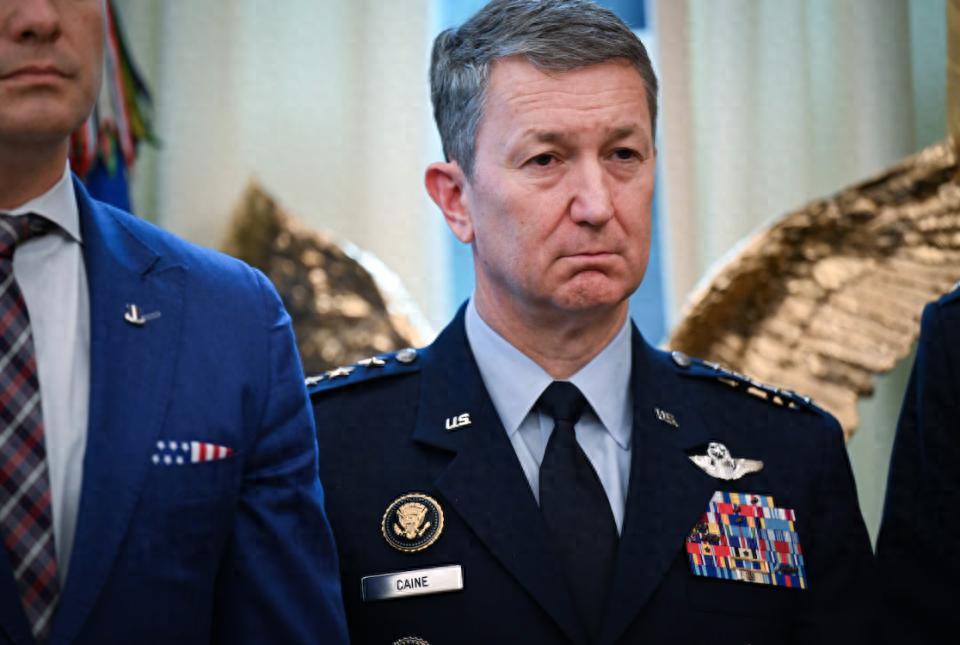 美伊开打才第三天，五角大楼的库存红灯就已经亮瞎了眼，这仗还要怎么打？ 特朗普