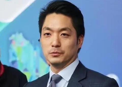 台北市市长、蒋介石的曾孙蒋万安直接把话撂下了！他当着媒体的面斩钉截铁地表示，自己