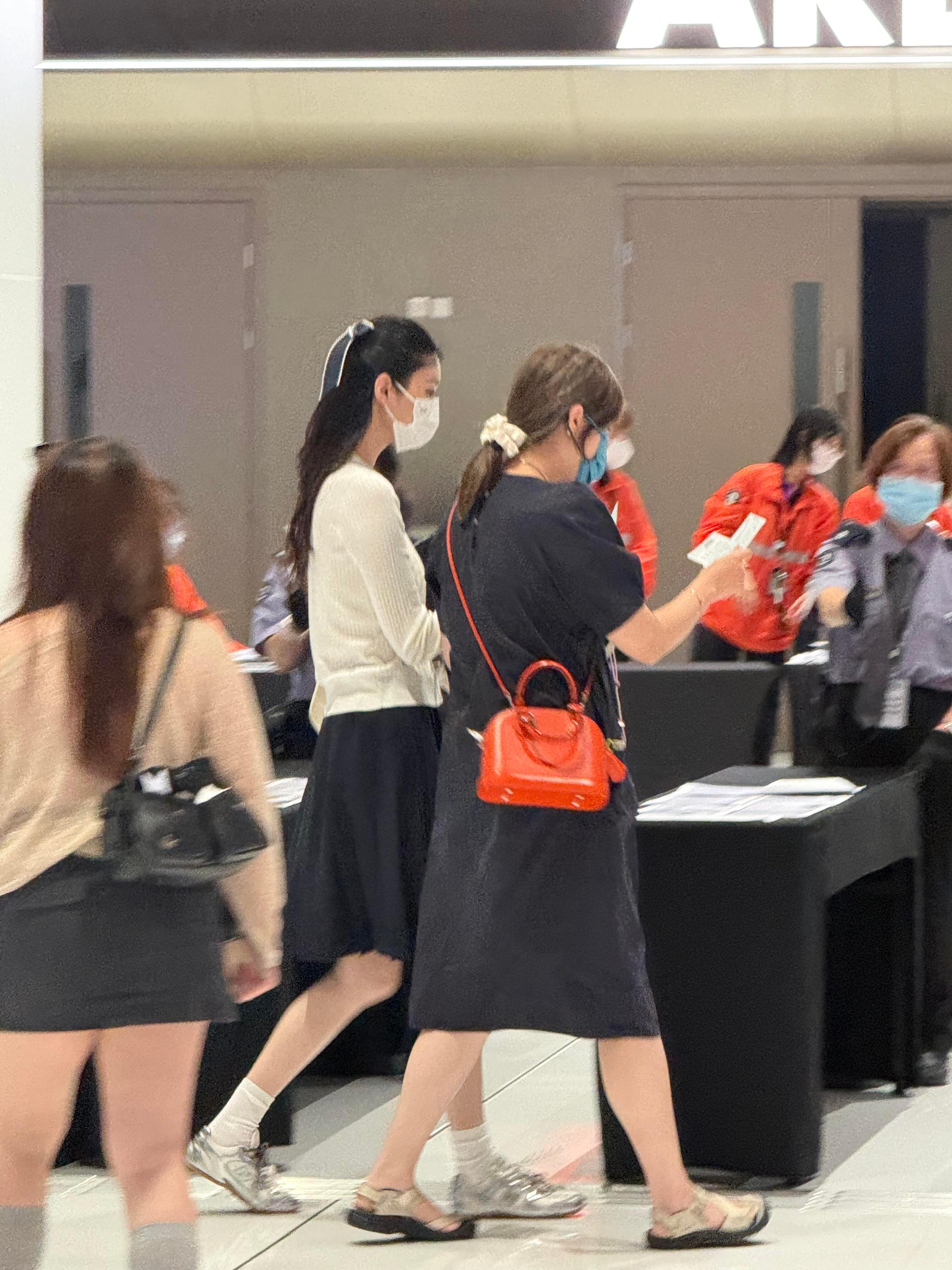 偶遇奚梦瑶看EXO演唱会奚梦瑶来看EXO演唱会了偶遇奚梦瑶看EXO演唱会，姐