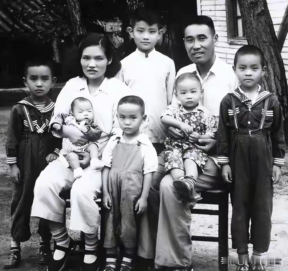 1957年，开国少将金绍山41岁病逝，妻把六个孩子的姓名全部改换1957年